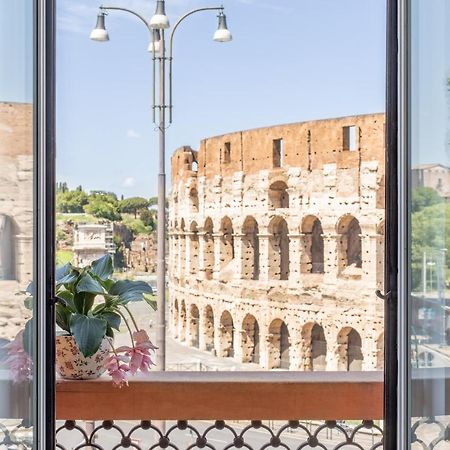Iflat Unforgettable In Front Of Colosseum Rom Exterior foto